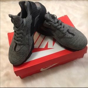 Nike Air Huarache Run TP Size 10.5